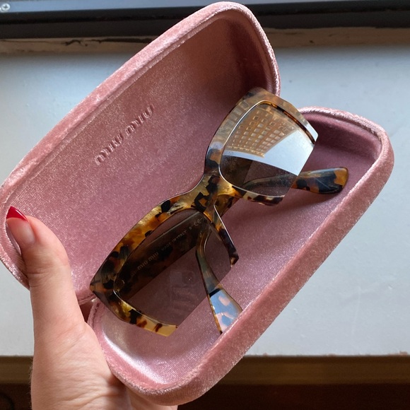 Miu Miu cat-eye sunglasses - Picture 1 of 6
